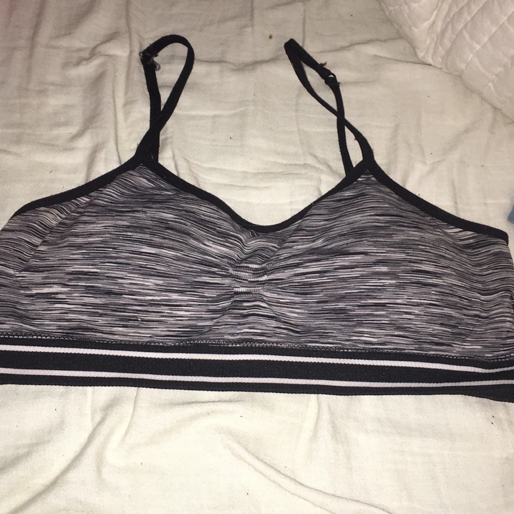 sports bra
